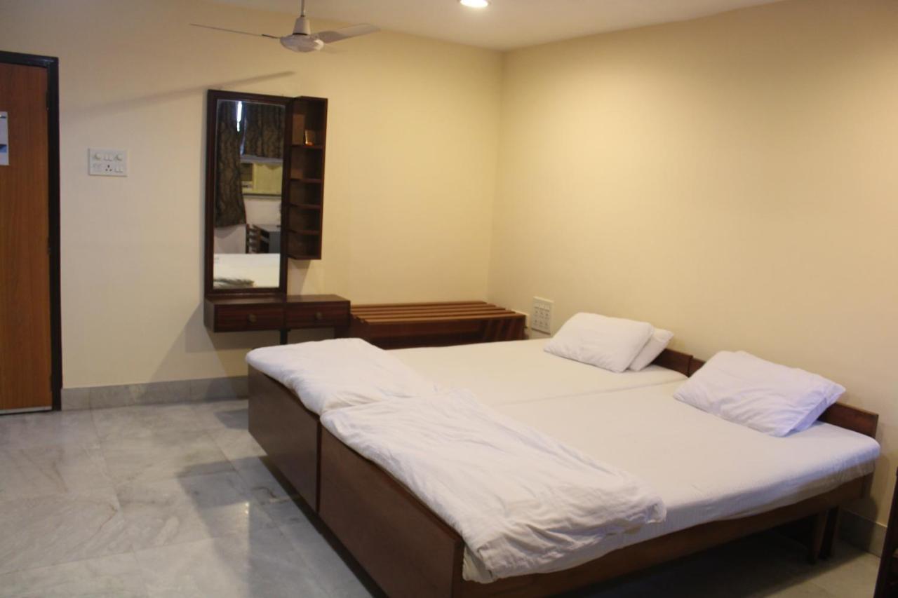 Service Apartments, Park Street, Calcutta Bagian luar foto