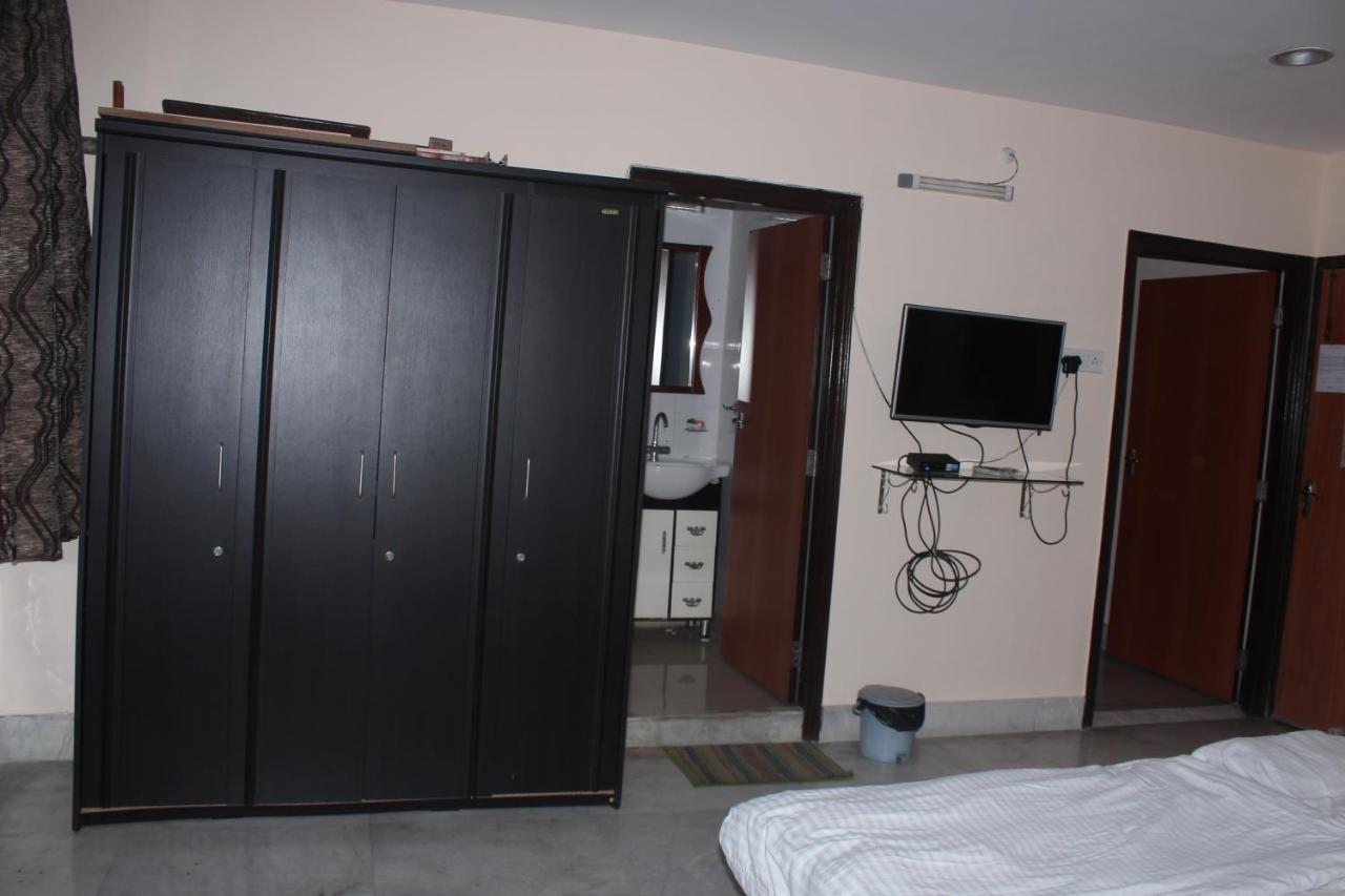 Service Apartments, Park Street, Calcutta Bagian luar foto