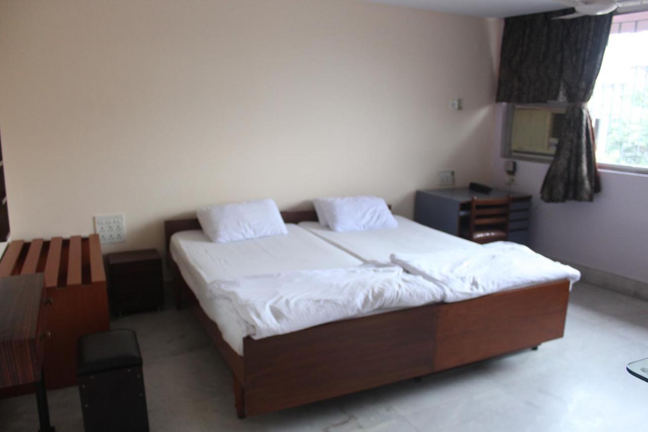 Service Apartments, Park Street, Calcutta Bagian luar foto