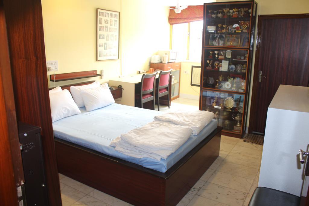 Service Apartments, Park Street, Calcutta Bagian luar foto