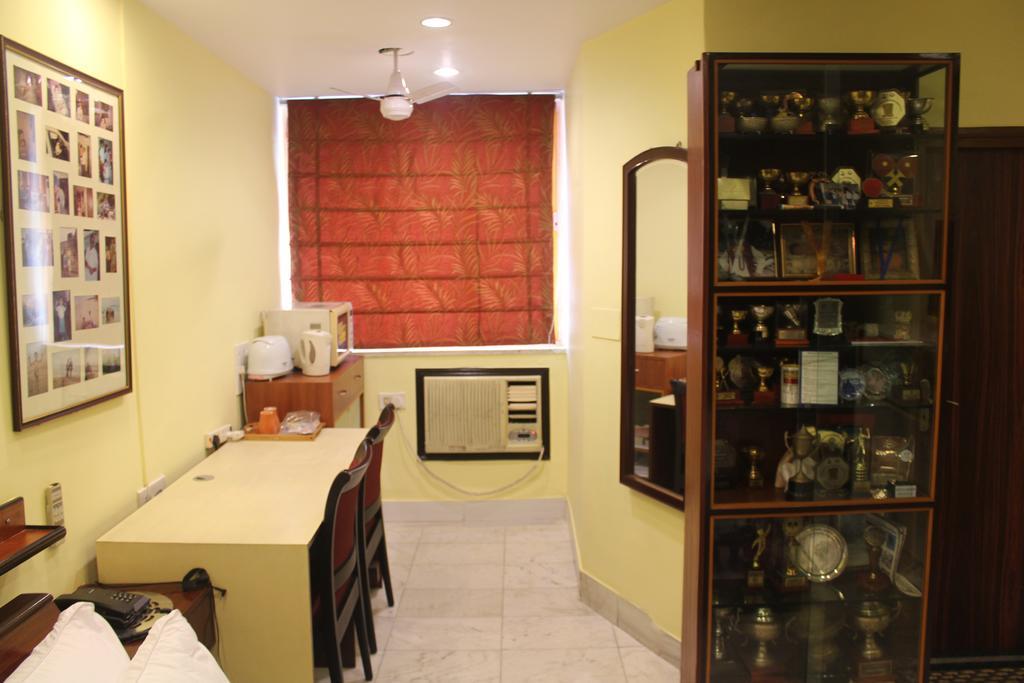 Service Apartments, Park Street, Calcutta Bagian luar foto