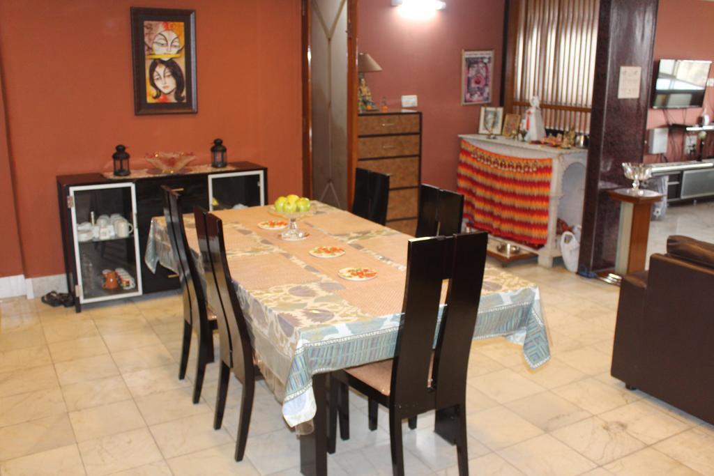Service Apartments, Park Street, Calcutta Bagian luar foto