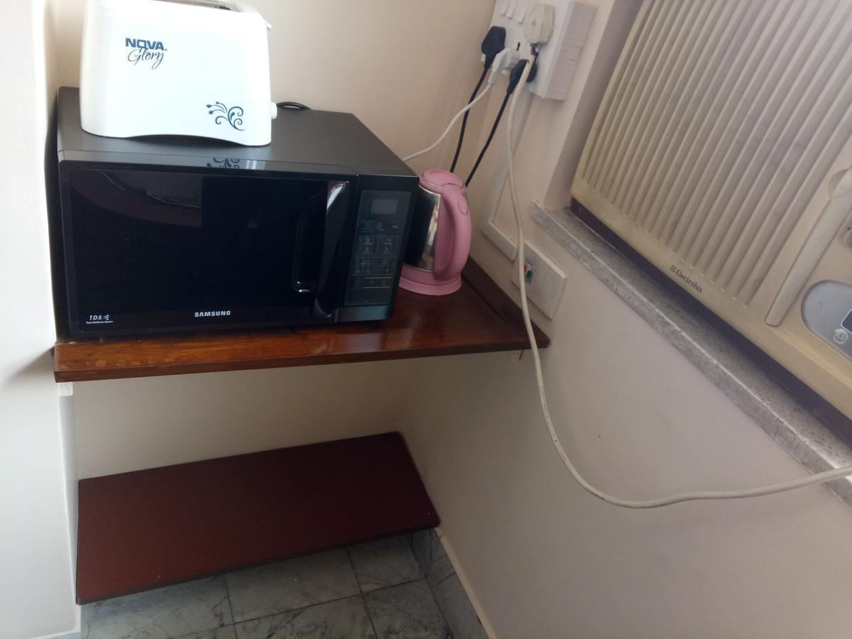 Service Apartments, Park Street, Calcutta Bagian luar foto