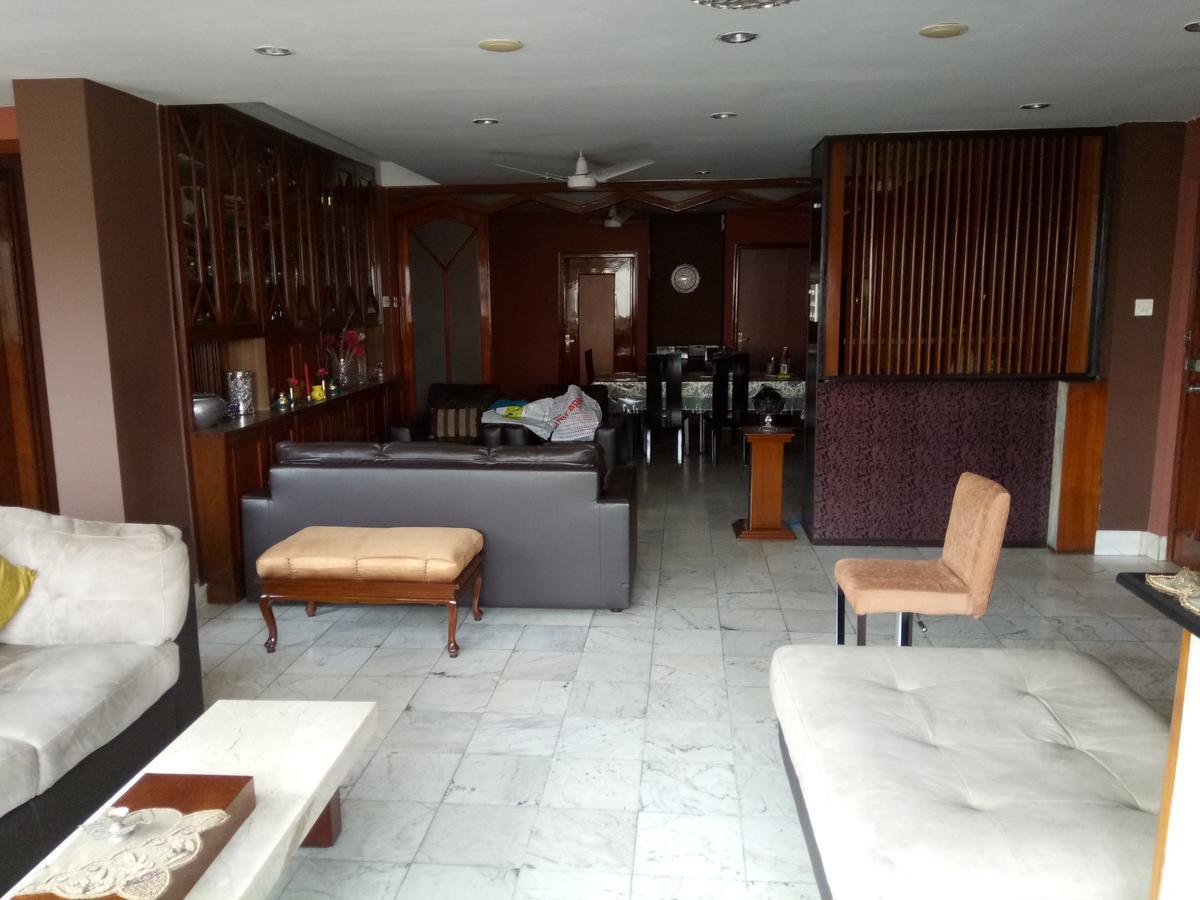 Service Apartments, Park Street, Calcutta Bagian luar foto