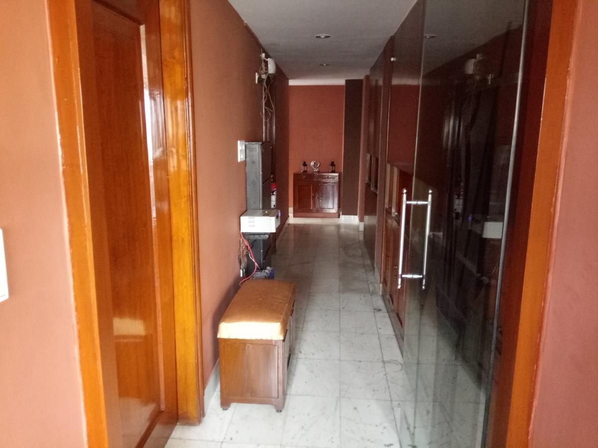 Service Apartments, Park Street, Calcutta Bagian luar foto
