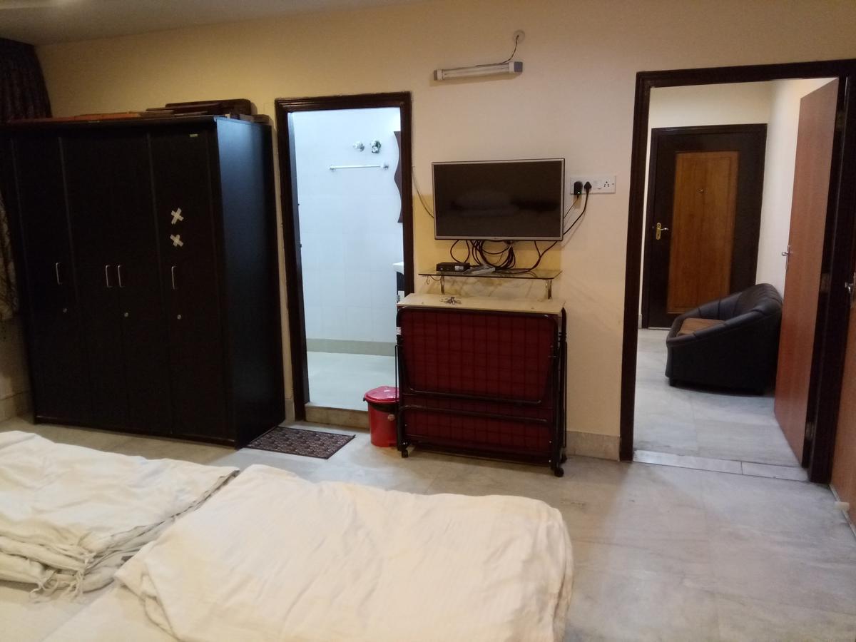 Service Apartments, Park Street, Calcutta Bagian luar foto