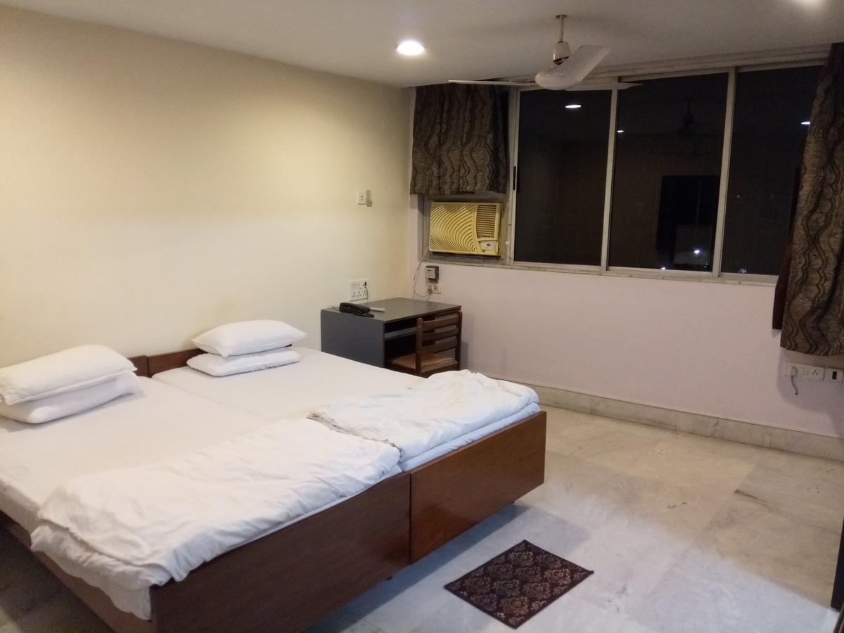 Service Apartments, Park Street, Calcutta Bagian luar foto