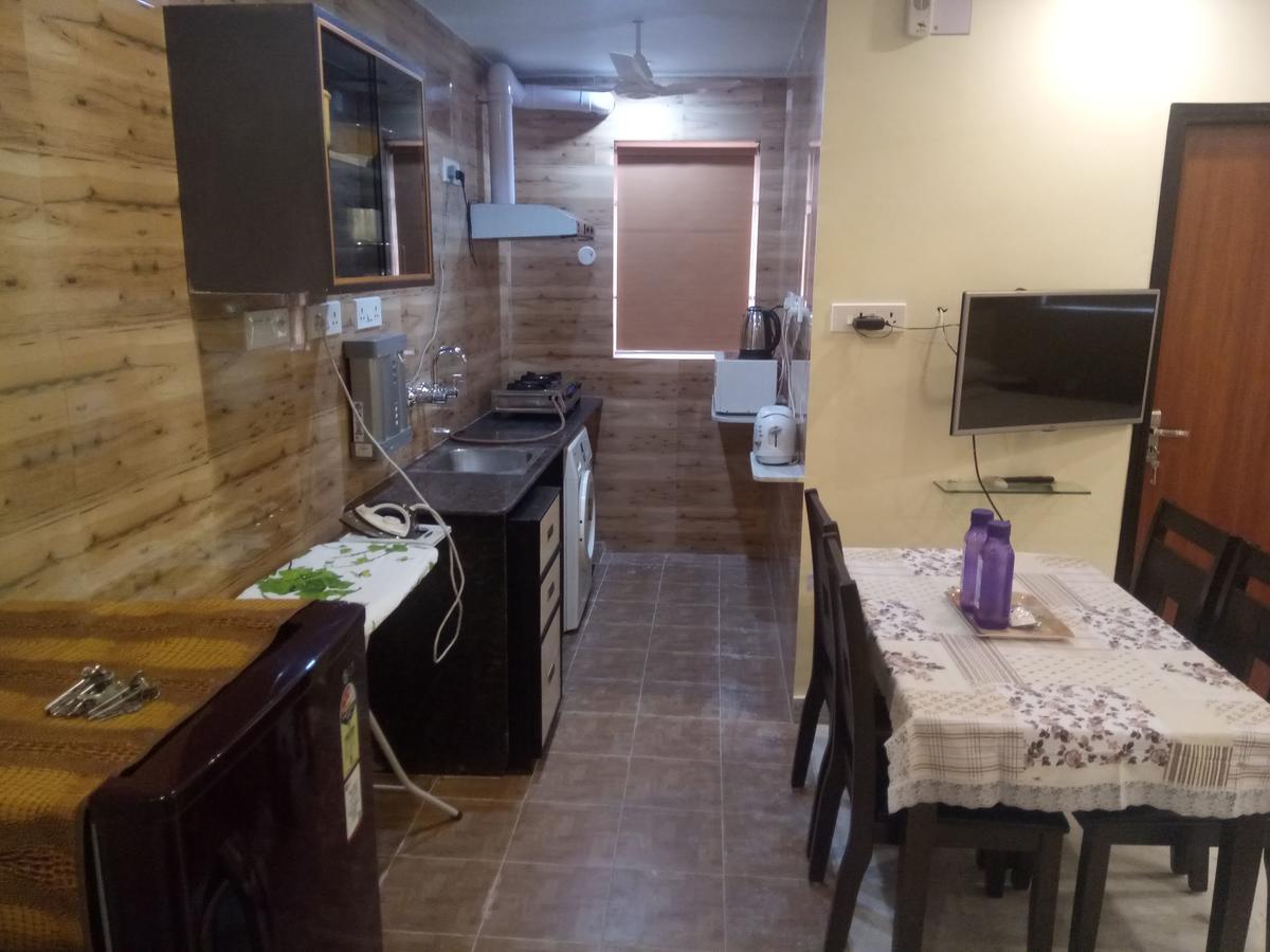 Service Apartments, Park Street, Calcutta Bagian luar foto