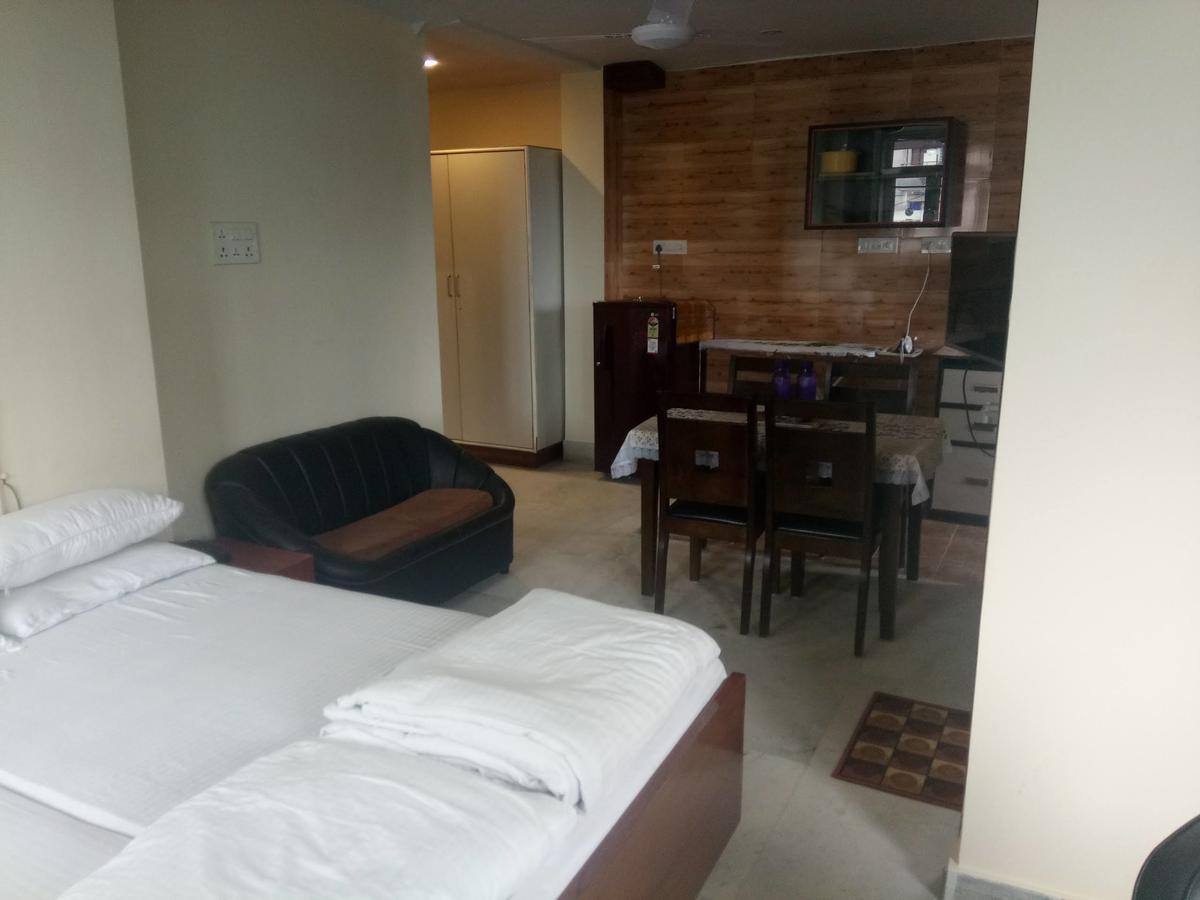 Service Apartments, Park Street, Calcutta Bagian luar foto